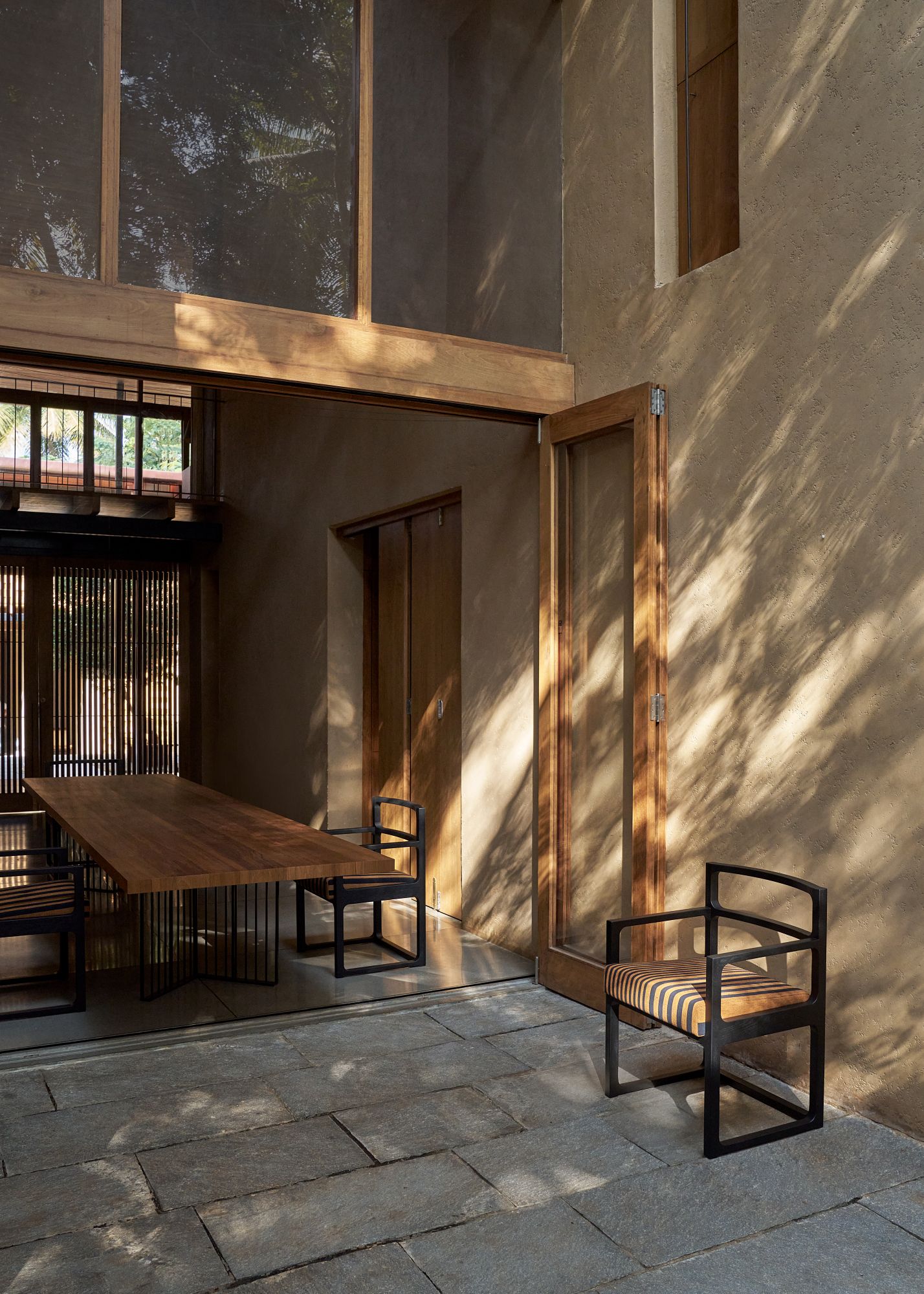 企画展
「ジェフリー・バワ展　ートロピカル・モダニズムの家具ー」