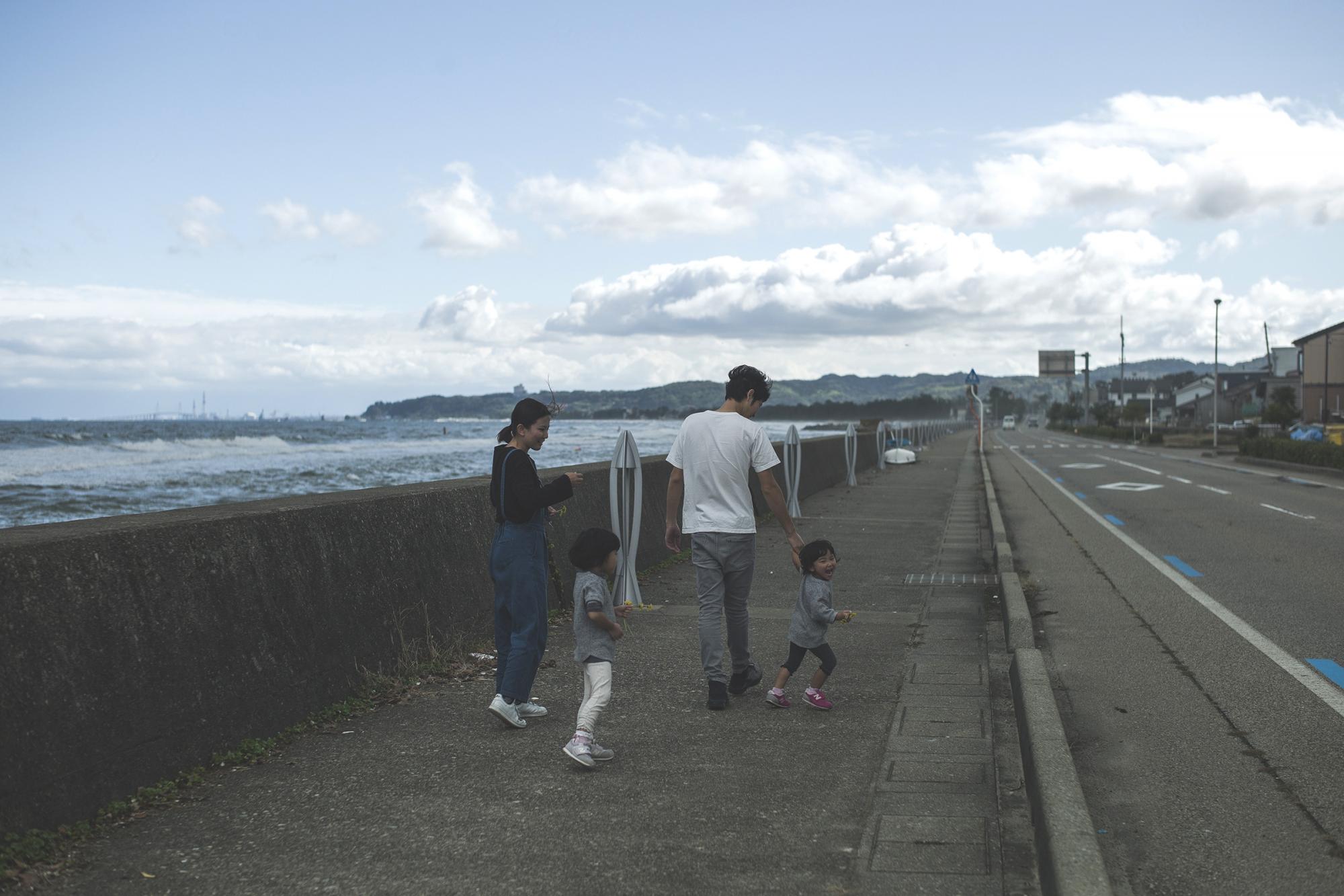 Interview | 海と暮らす家族、
自然を感じる生活を選んだ理由。